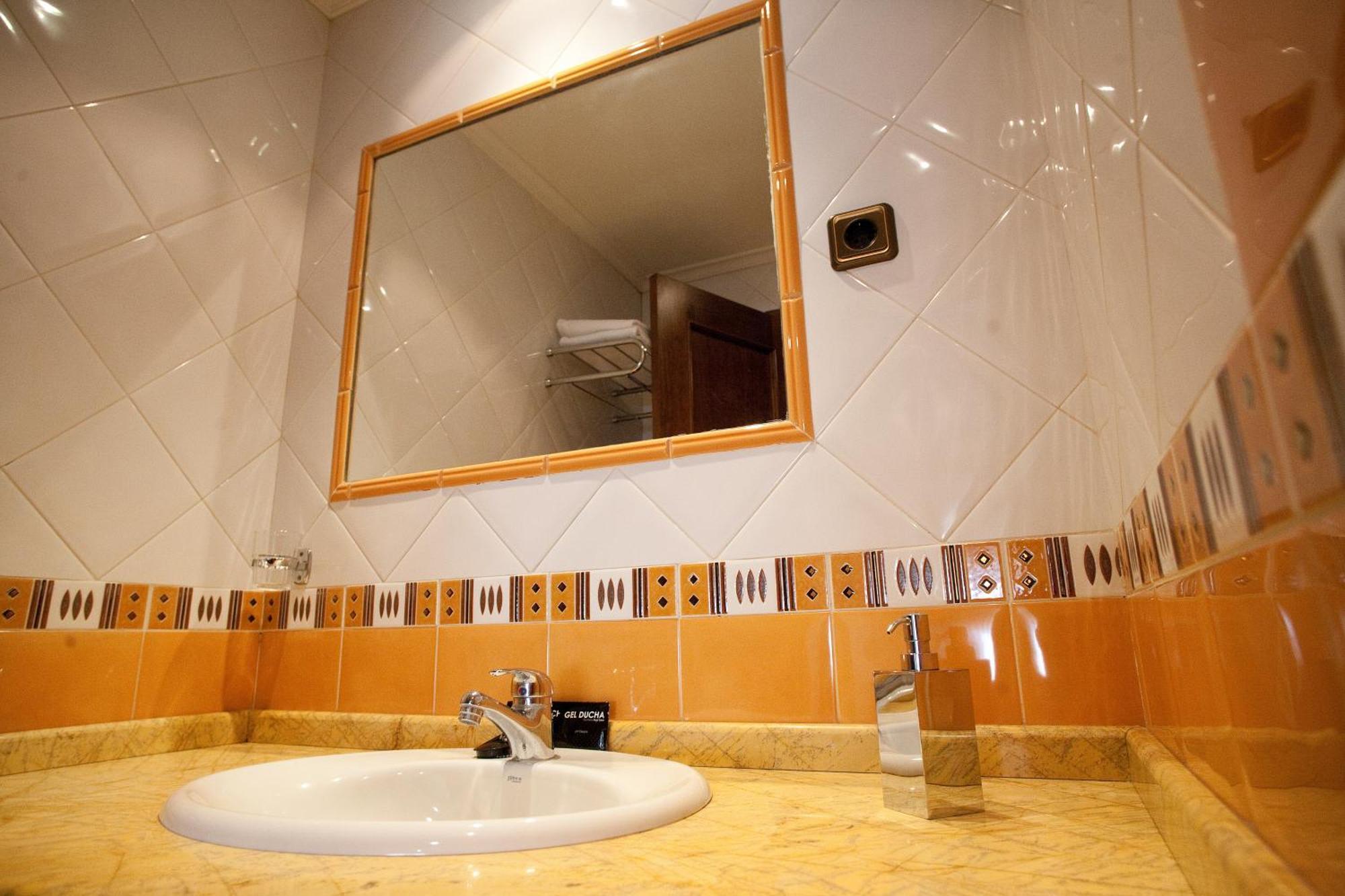 Hotel El Balcon Αβιλές Εξωτερικό φωτογραφία